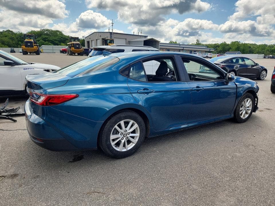 2025 TOYOTA CAMRY LE 3