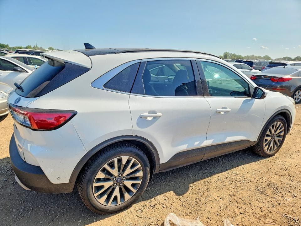 2020 FORD ESCAPE TITANIUM 3