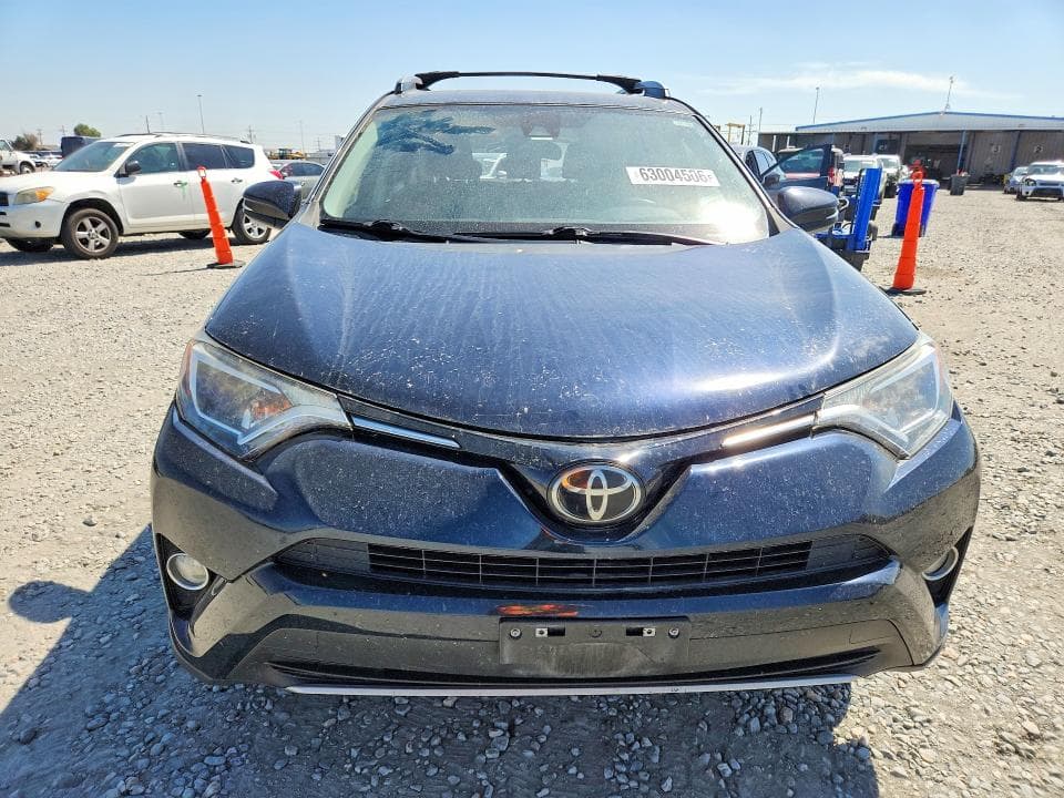 2017 TOYOTA RAV4 XLE 5