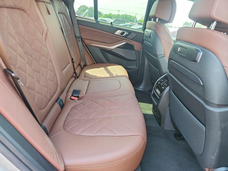 2026 BMW X5 M60I 11