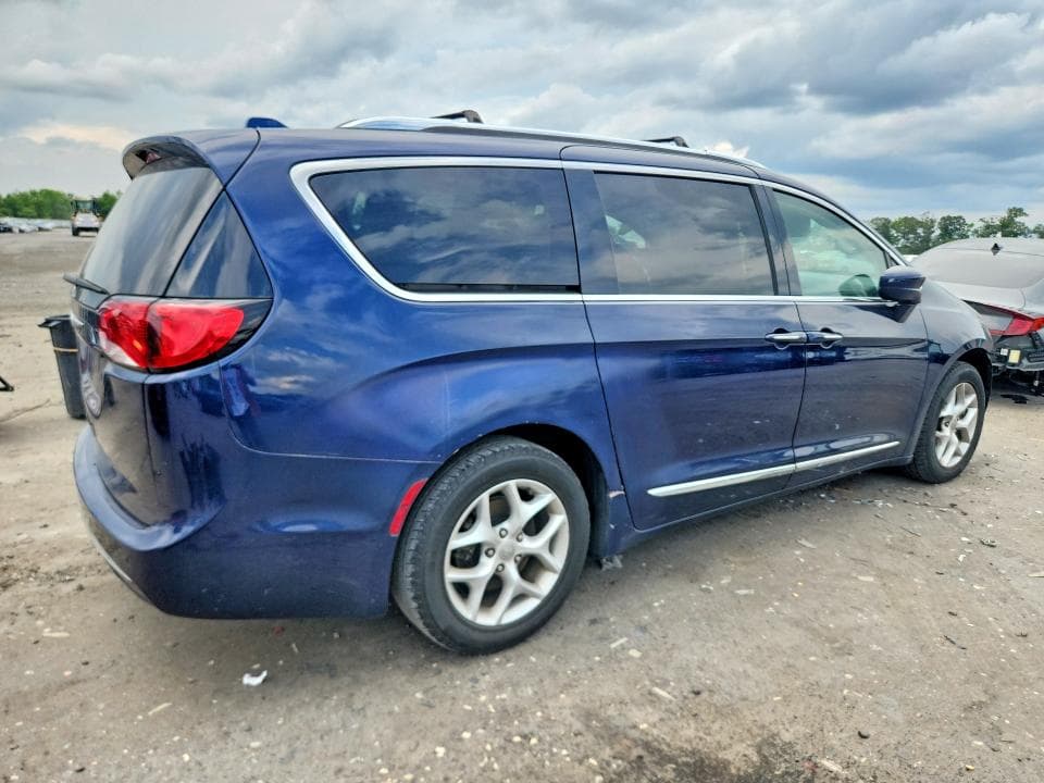 2018 CHRYSLER PACIFICA TOURING L 3