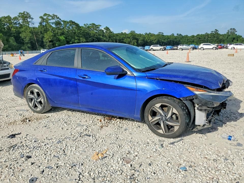 2023 HYUNDAI ELANTRA SEL 4