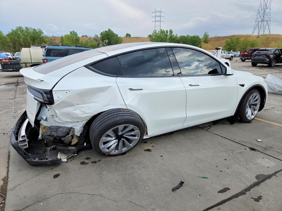 2026 TESLA MODEL Y 3