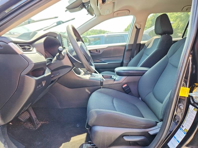 2020 TOYOTA RAV4 LE 7