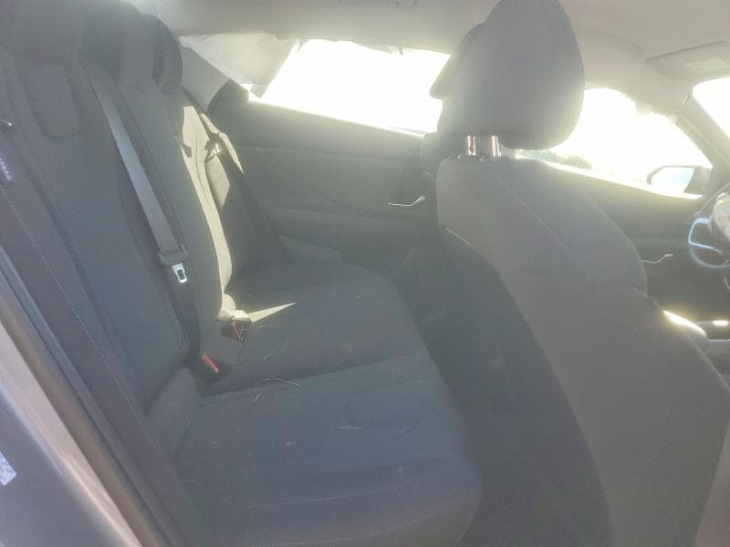 2025 HYUNDAI ELANTRA SE 10