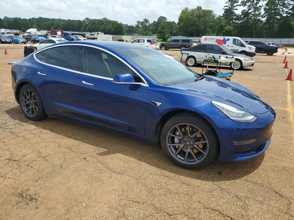 2020 TESLA MODEL 3 4