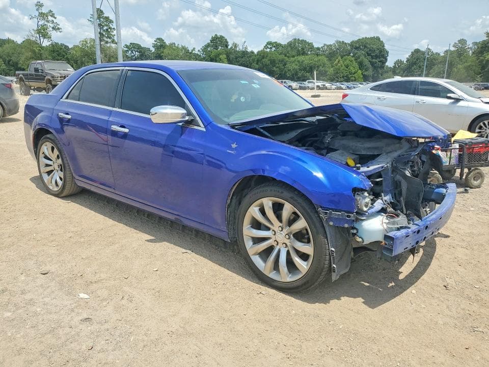 2019 CHRYSLER 300 LIMITED 4
