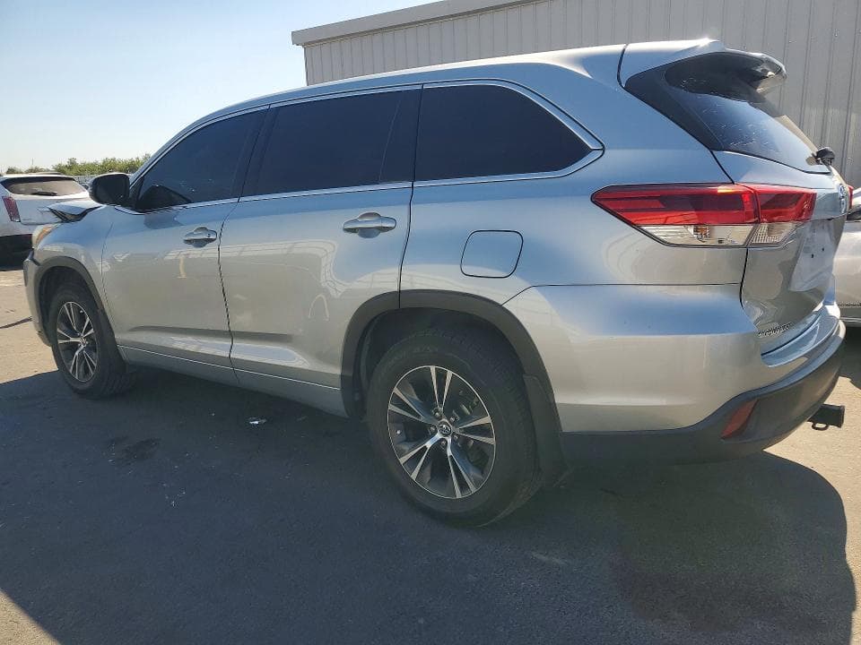 2018 TOYOTA HIGHLANDER LE 2