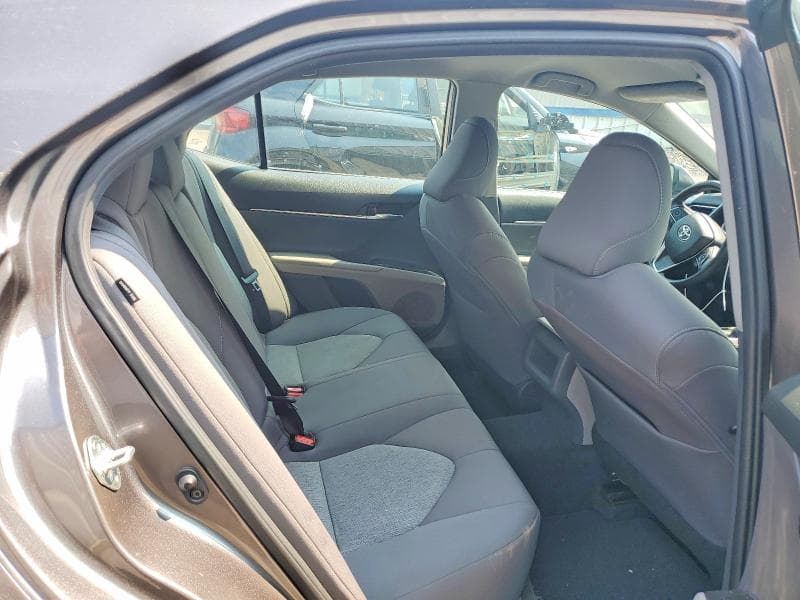 2022 TOYOTA CAMRY LE 10