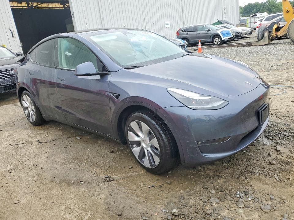 2023 TESLA MODEL Y 4