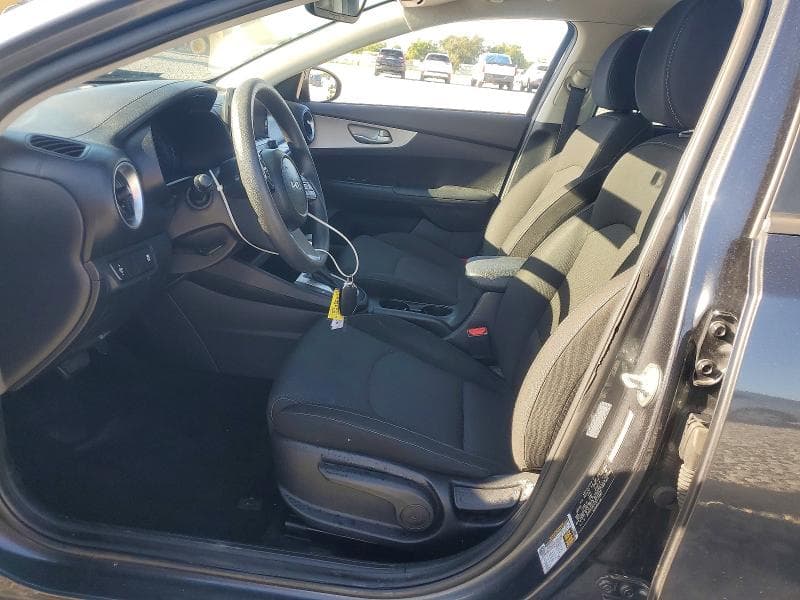 2023 KIA FORTE LX 7