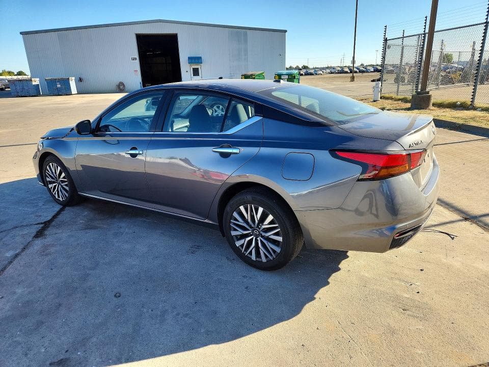 2025 NISSAN ALTIMA SV 2