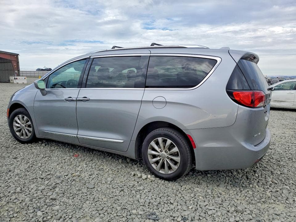 2019 CHRYSLER PACIFICA TOURING L 2