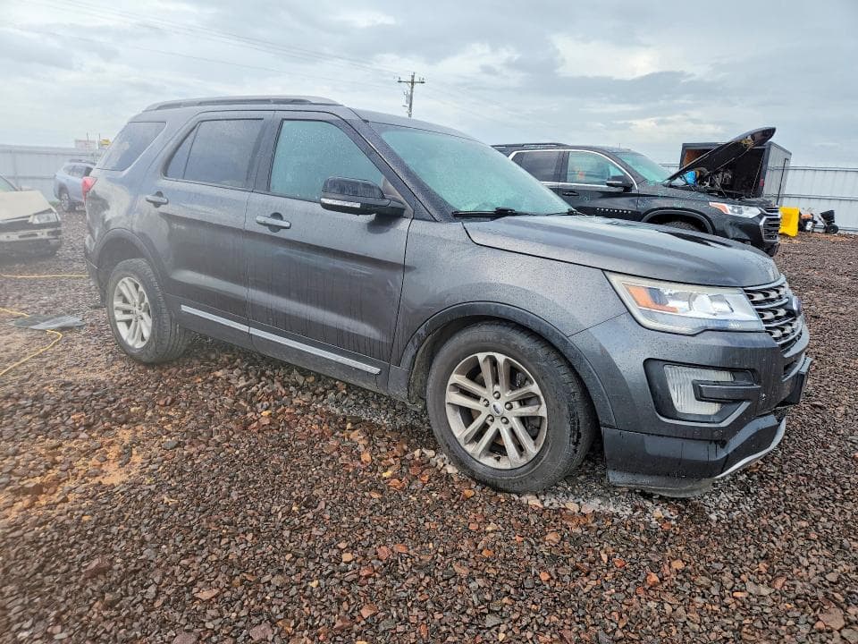 2017 FORD EXPLORER XLT 4