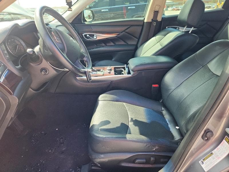 2019 INFINITI Q70 3.7 LUXE 7
