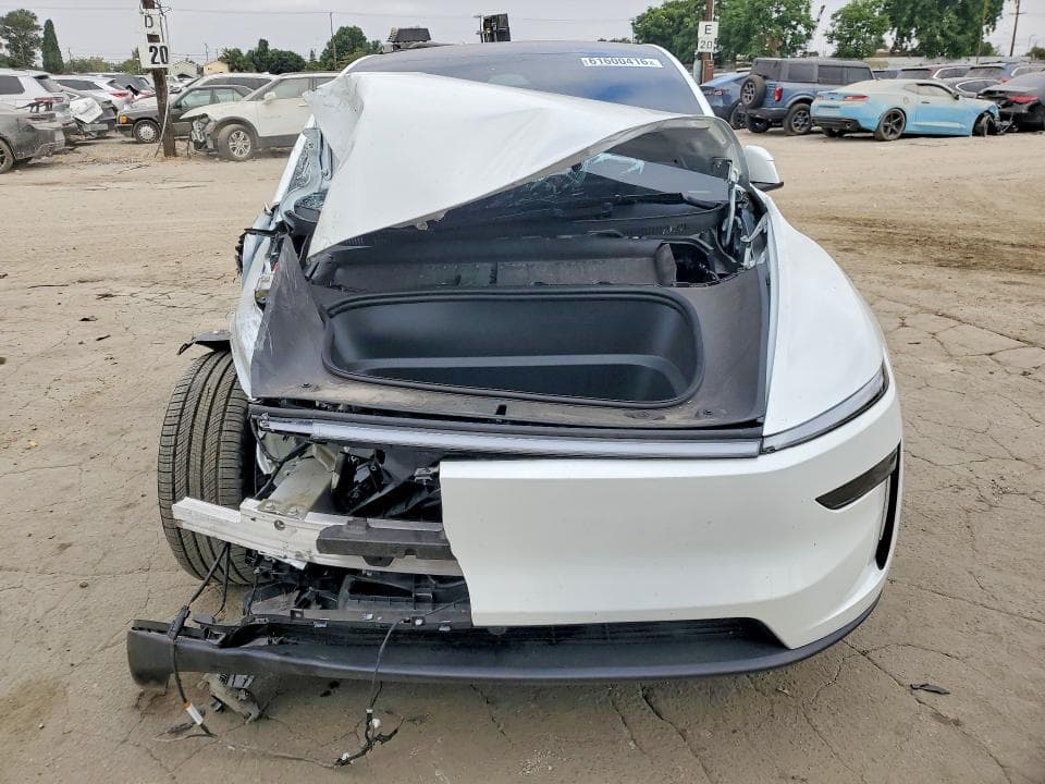2026 TESLA MODEL Y 5