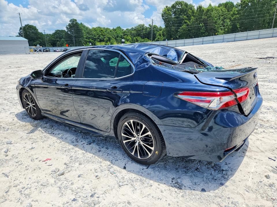 2019 TOYOTA CAMRY SE 2