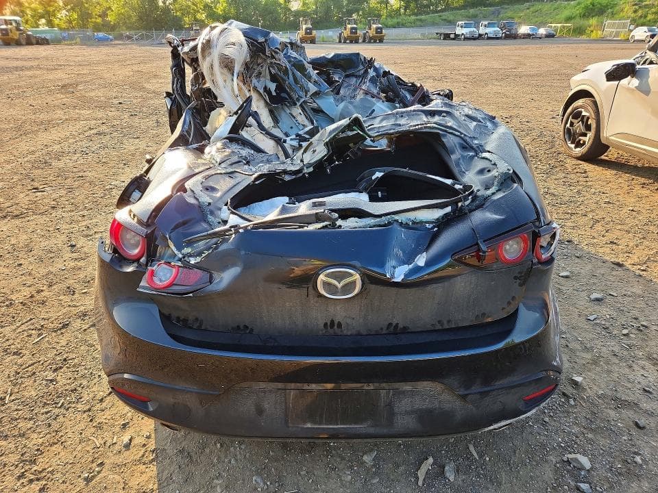 2019 MAZDA 3 PREMIUM 6