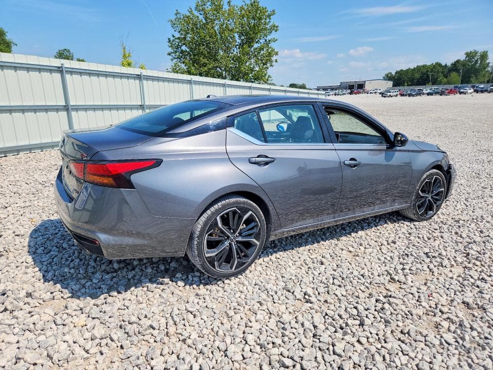 2025 NISSAN ALTIMA SR 3
