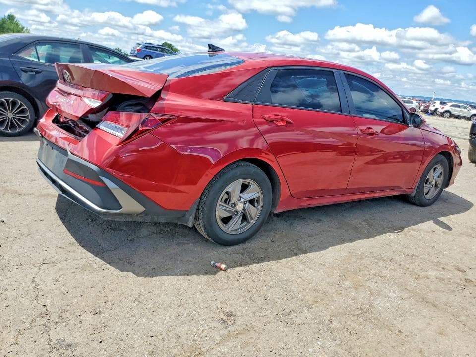 2025 HYUNDAI ELANTRA SE 3