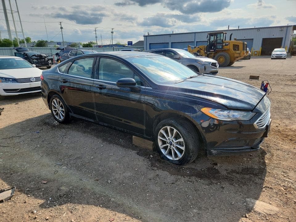 2017 FORD FUSION SE 4