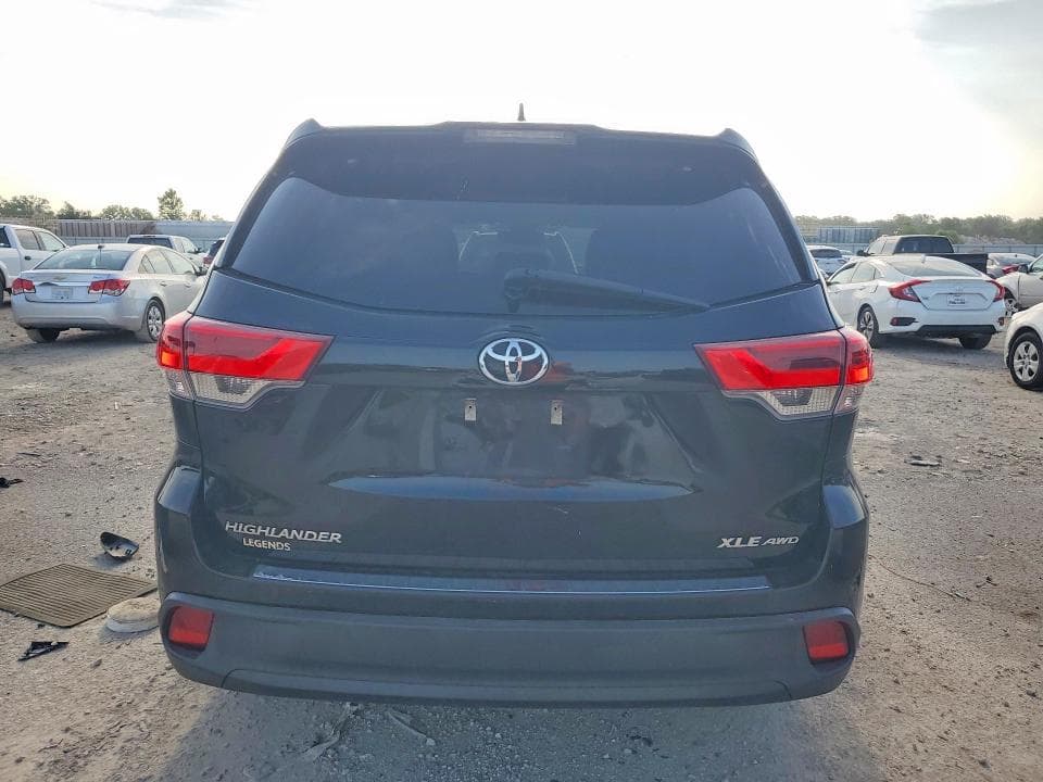 2017 TOYOTA HIGHLANDER XLE 6