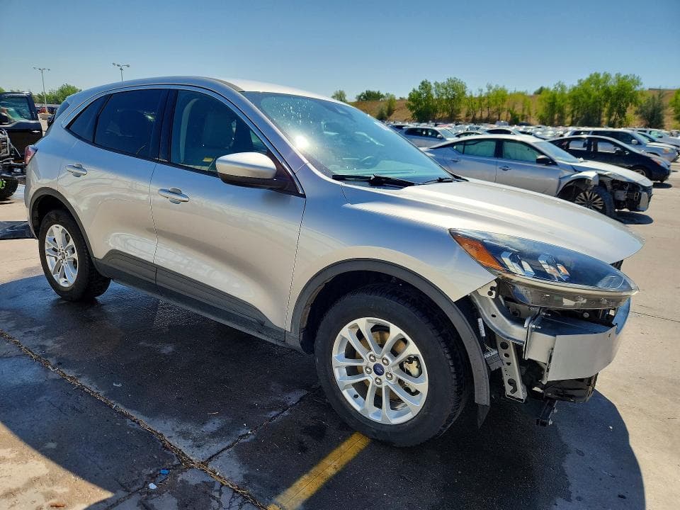 2020 FORD ESCAPE SE 4