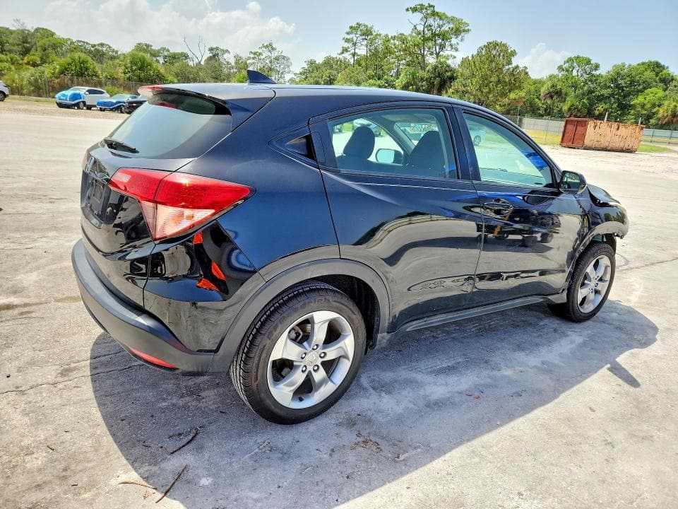 2017 HONDA HR-V LX 3