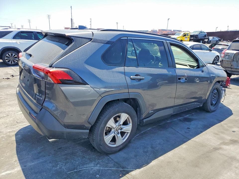 2020 TOYOTA RAV4 HYBRID XLE 3