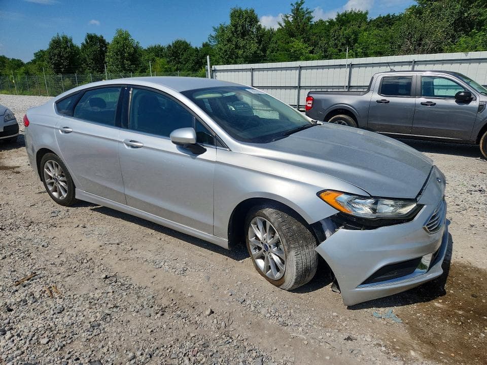 2017 FORD FUSION SE 4