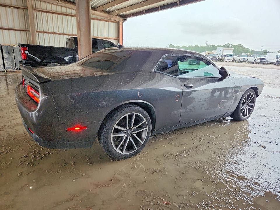 2022 DODGE CHALLENGER R/T 3