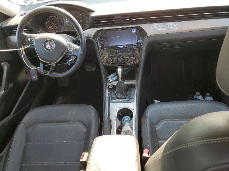2020 VOLKSWAGEN PASSAT SE 8