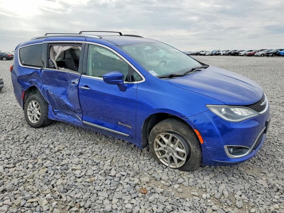 2020 CHRYSLER PACIFICA TOURING L 4