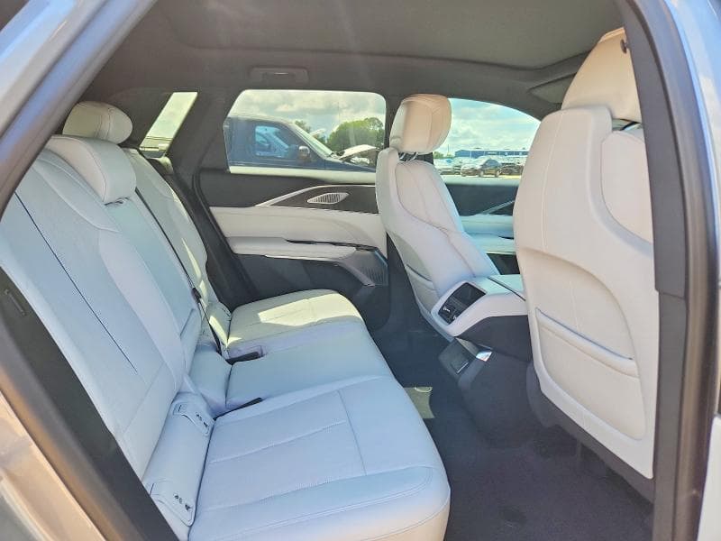 2024 CADILLAC LYRIQ LUXURY 11