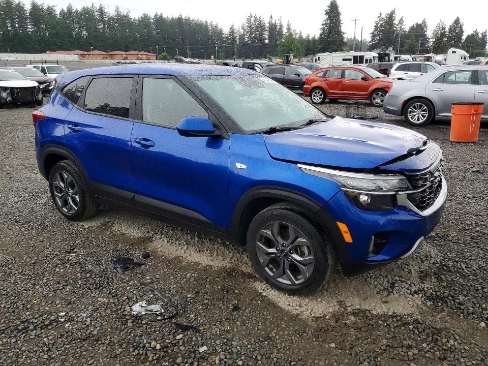 2024 KIA SELTOS LX 4