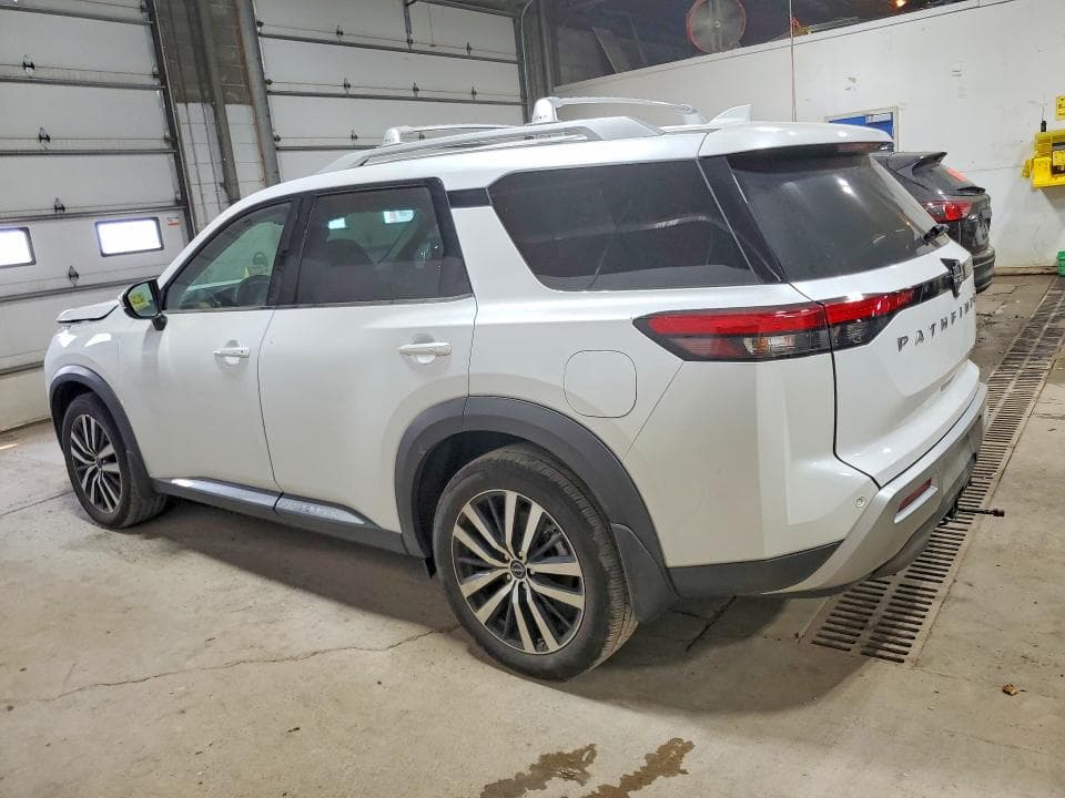 2025 NISSAN PATHFINDER PLATINUM 2