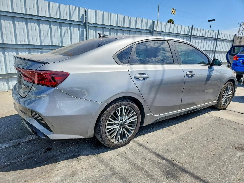 2022 KIA FORTE GT LINE 3