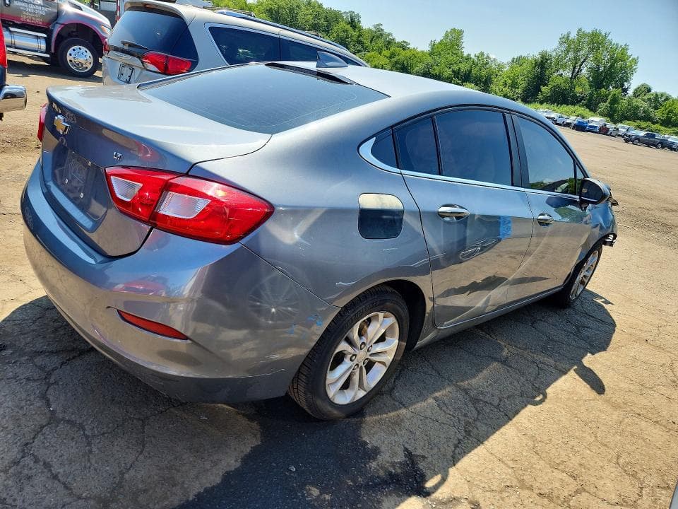 2019 CHEVROLET CRUZE LT 3