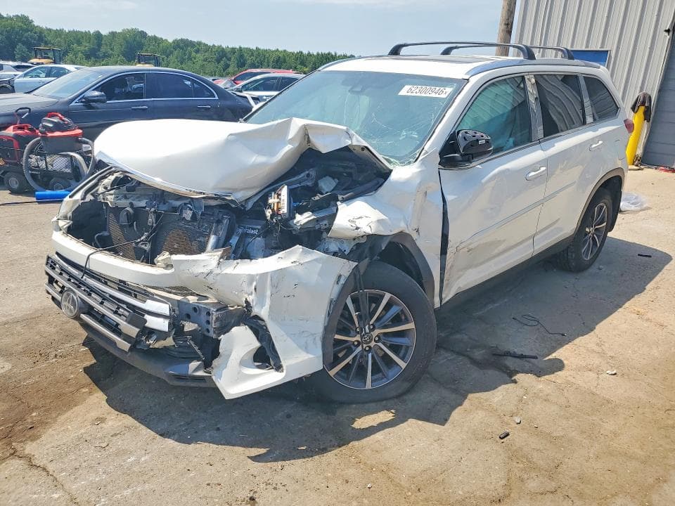 2019 TOYOTA HIGHLANDER XLE - 1