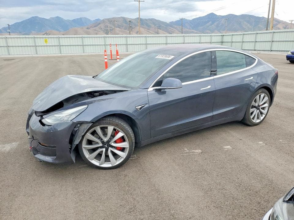 2018 TESLA MODEL 3