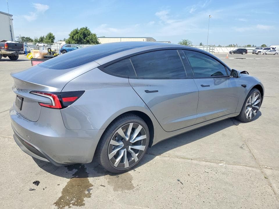 2026 TESLA MODEL 3 3