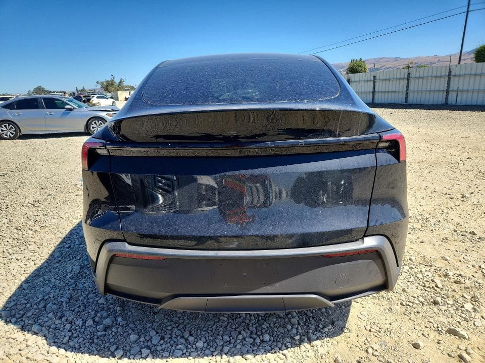 2026 TESLA MODEL Y 6