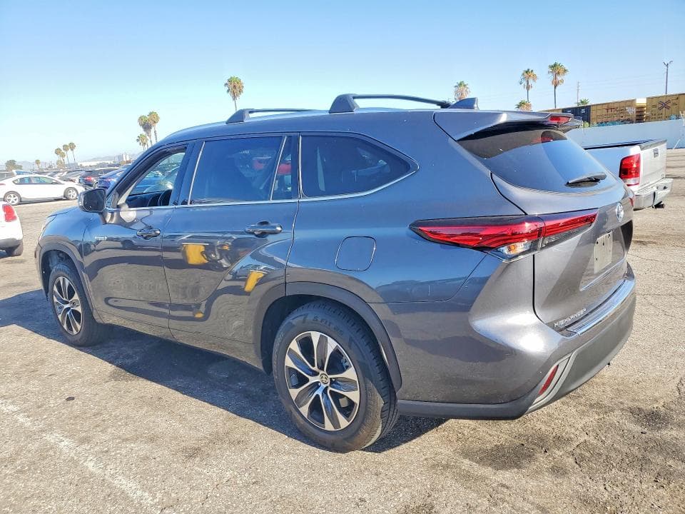 2020 TOYOTA HIGHLANDER HYBRID XLE 2
