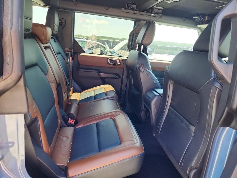 2024 FORD BRONCO OUTER BANKS 10