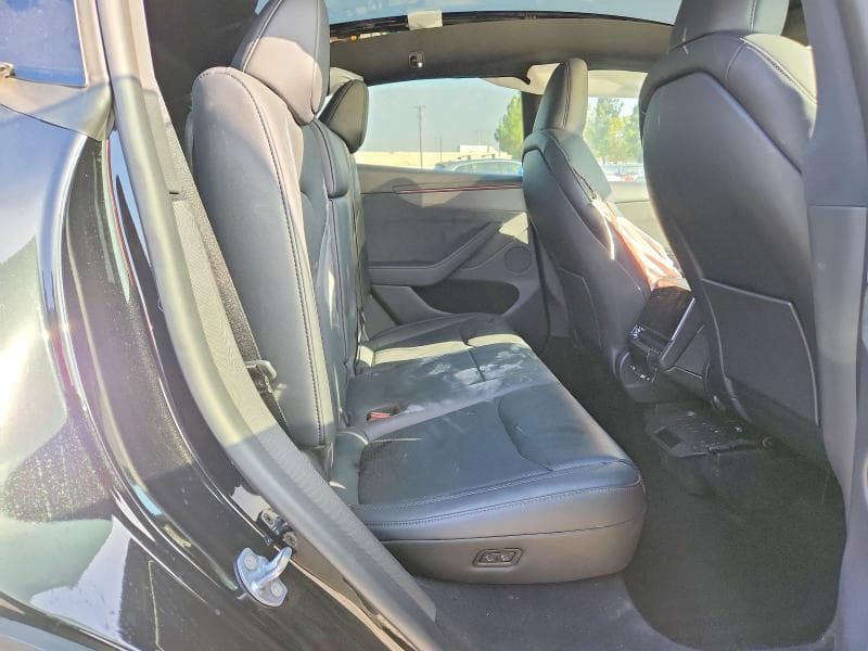 2026 TESLA MODEL Y 10