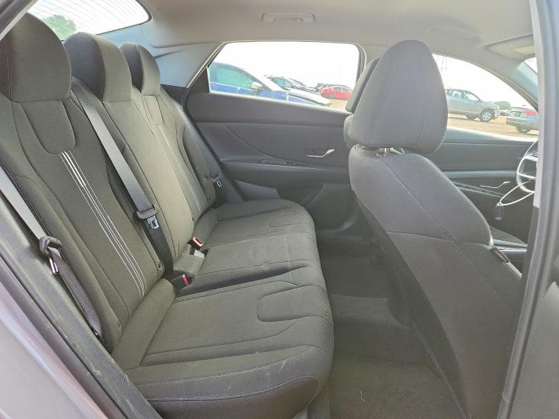 2022 HYUNDAI ELANTRA SEL 10
