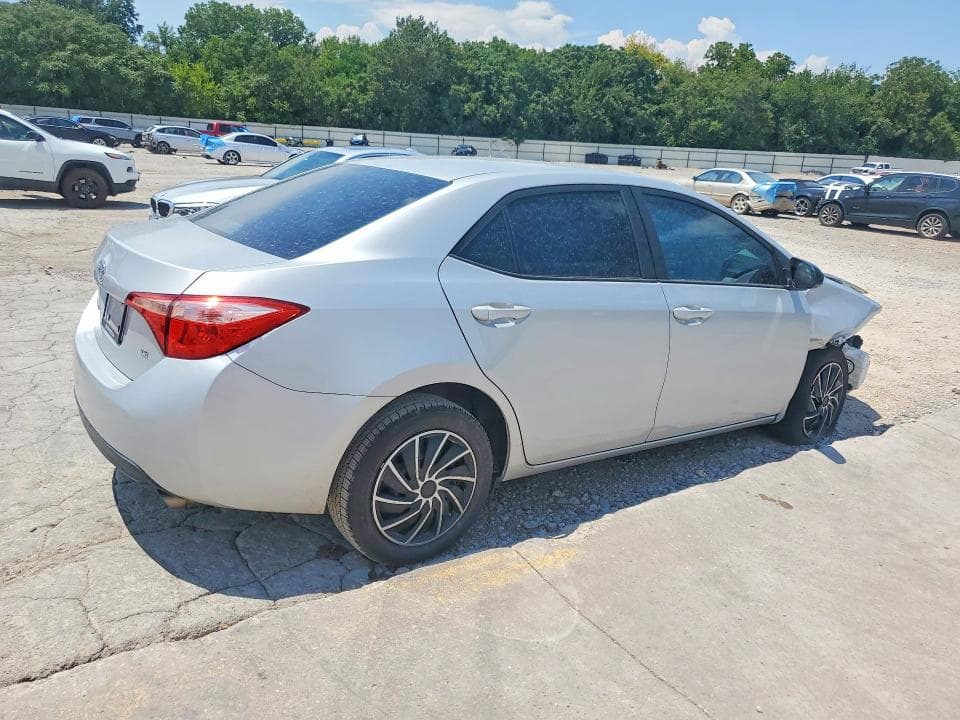 2017 TOYOTA COROLLA LE 3
