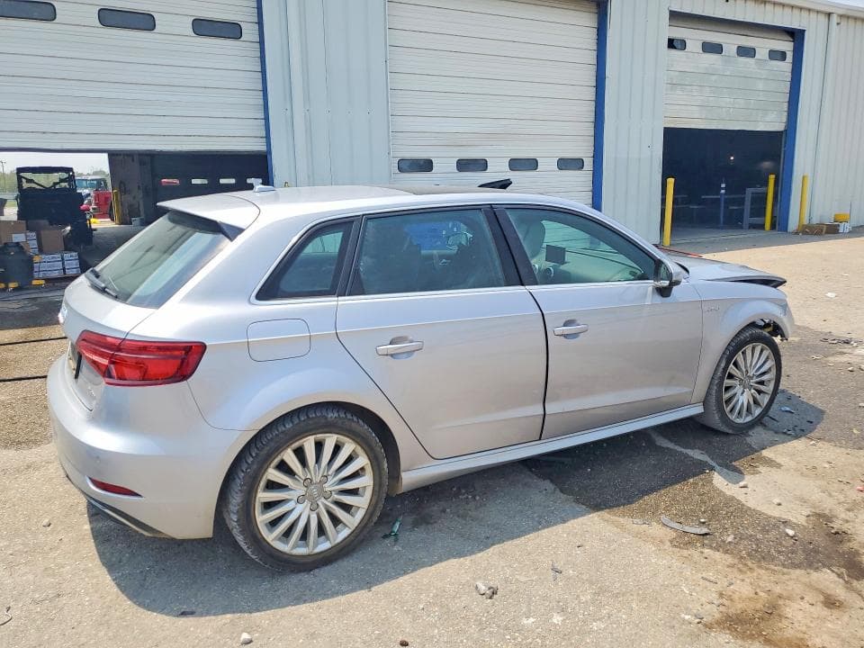2017 AUDI A3 E-TRON PREMIUM PLUS 3
