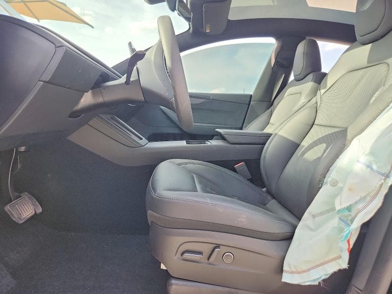 2026 TESLA MODEL Y 7