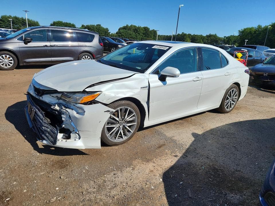 2021 TOYOTA CAMRY XLE - 1